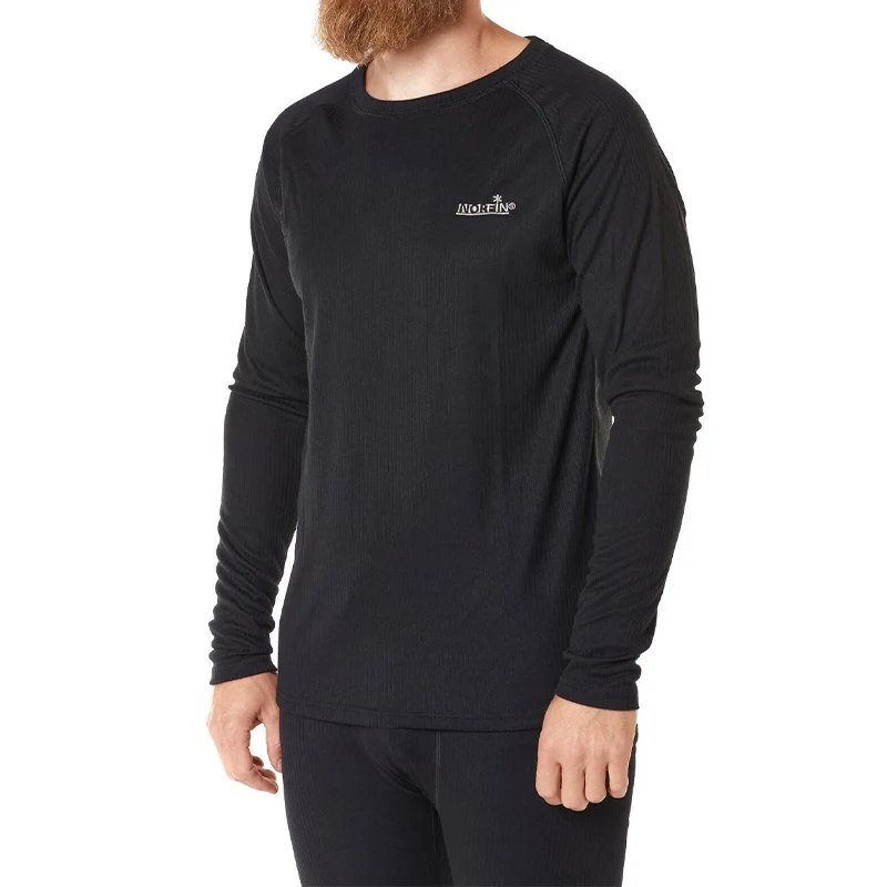 Комплект термобелья Norfin Termo Line на мужчине сбоку