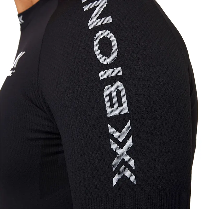 Логотип X-Bionic на плече термофутболки с длинным рукавом Invent